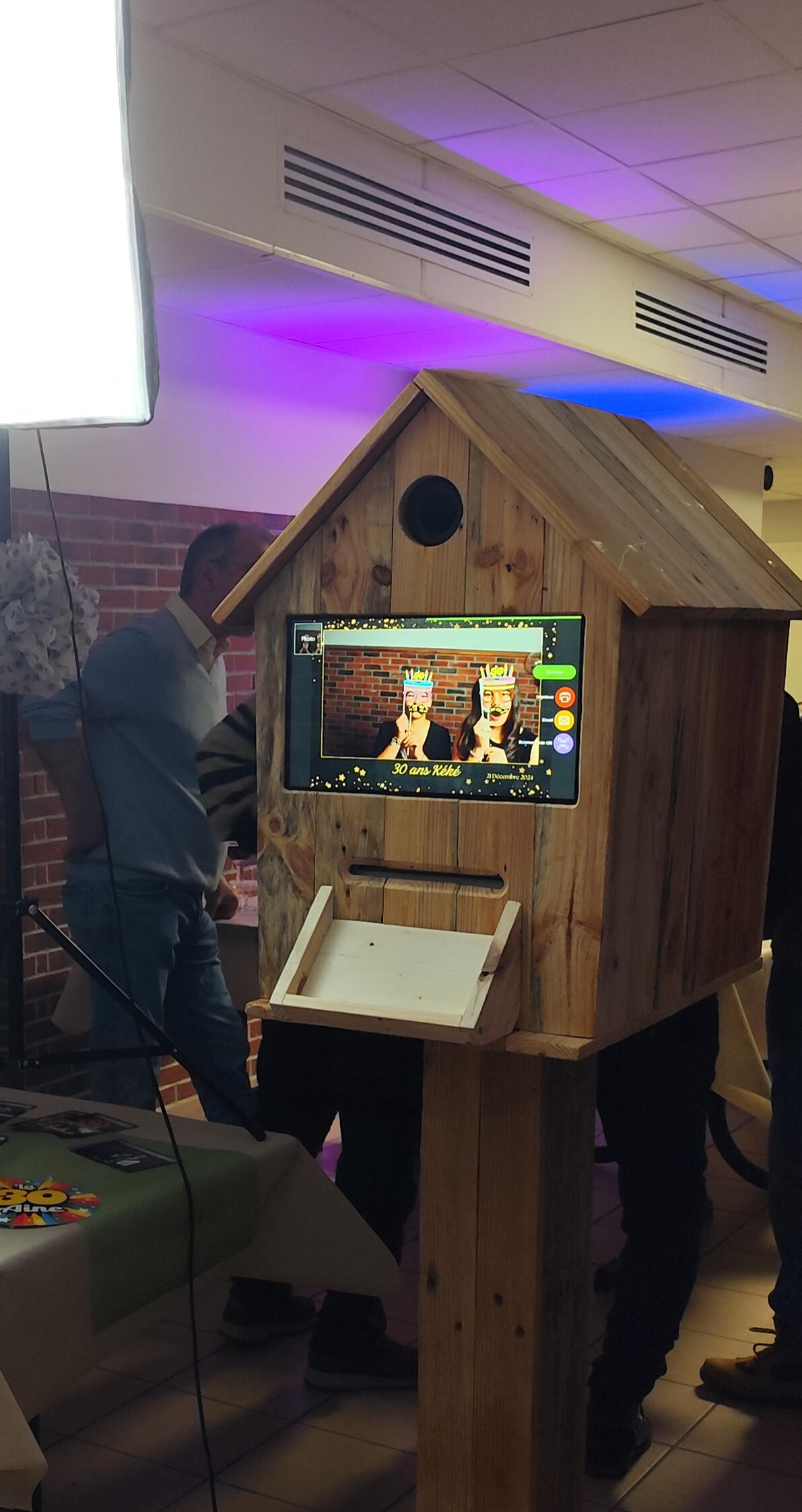 Piko Event location événementiel Photobooth borne photo selfie mariage baptême anniversaire baby shower CE CSE comité entreprise particuliers soirée événement ludique jeux bois recyclé palettes DIY upcycling fait main rse livraison
