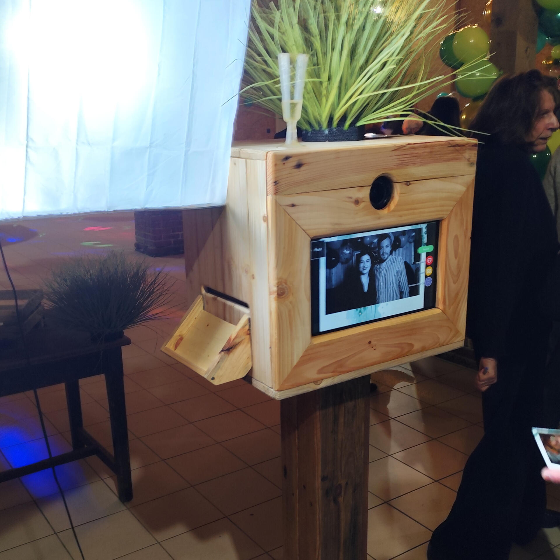 Piko Event location événementiel Photobooth borne photo selfie mariage baptême anniversaire baby shower CE CSE comité entreprise particuliers soirée événement ludique jeux bois recyclé palettes DIY upcycling fait main rse livraison