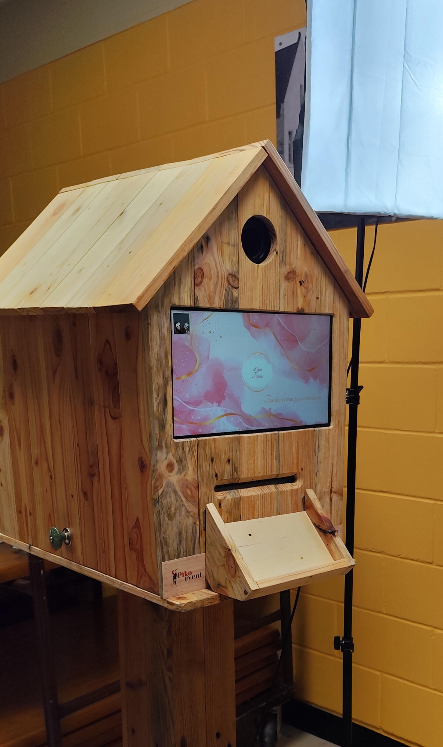Piko Event location événementiel Photobooth borne photo selfie mariage baptême anniversaire baby shower CE CSE comité entreprise particuliers soirée événement ludique jeux bois recyclé palettes DIY upcycling fait main rse livraison